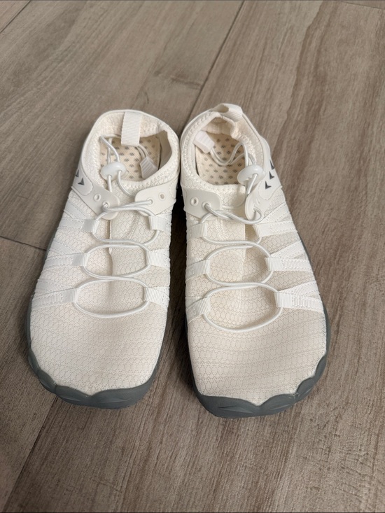 Amazon Shoes - White water shoes